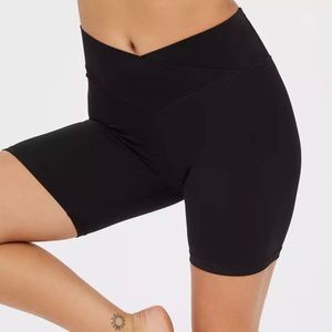 OFFLINE REAL ME CROSSOVER BIKE SHORT